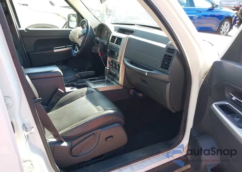 2010 Jeep Liberty Limited z USA, uszkodzony, nr VIN 1J4PN5GKXAW109739